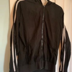 Medium black windbreaker ~Forever 21